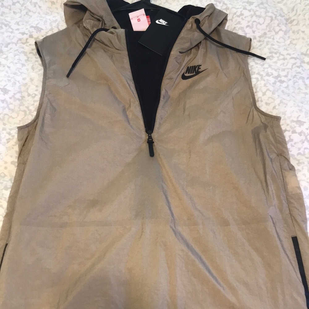 Nike sleeveless windbreaker